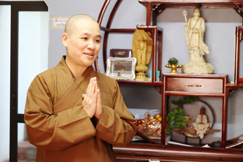 Sư thầy Thích Chúc Tín - Trụ trì Chùa Am phát biểu cảm ơn