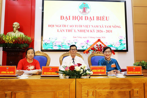 Đoàn Chủ tịch Đại hội