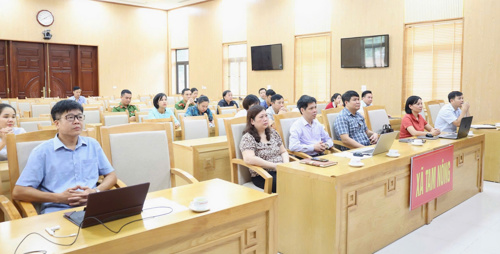Các đại biểu tham dự tại hội nghị