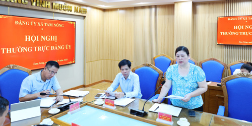 Đồng chí Lê Thị Thu Hiền - UVBTV, Trưởng Ban Xây dựng Đảng phát biểu tại hội nghị