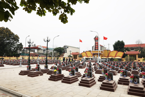 Khuôn viên NTLS Tam Nông