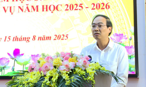 Đồng chí Đỗ Hùng Sơn - Phó Bí thư Đảng ủy, Chủ tịch UBND xã phát biểu khai mạc