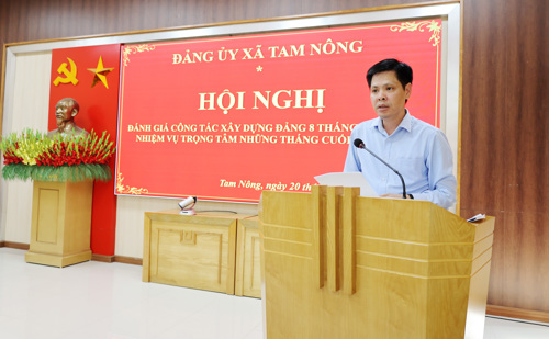 Đồng chí Nguyễn Tuấn Ngọc - Phó Bí thư Thường trực Đảng ủy phát biểu chỉ đạo tại hội nghị.