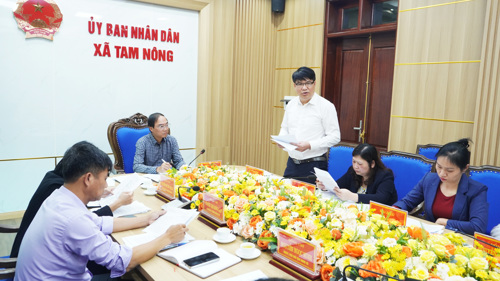 Đồng chí Nguyễn Khắc Long - UVBTV, Chủ tịch UBMTTQ Việt Nam xã phát biểu ý kiến