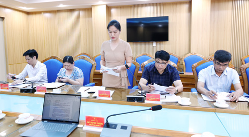 Lãnh đạo UBKT Đảng ủy báo cáo tại cuộc họp