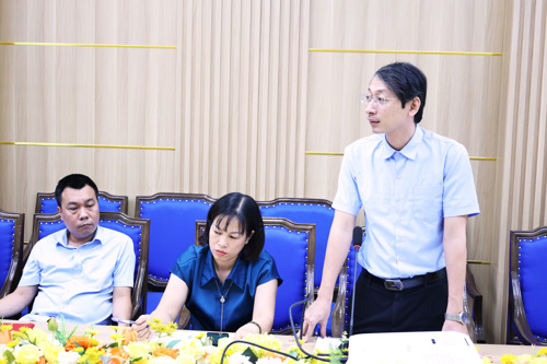 Lãnh đạo Trung tâm Y tế Khu vực Tam Nông phát biểu tại hội nghị