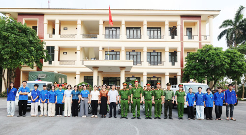 Lực lượng tham gia Lễ ra quân