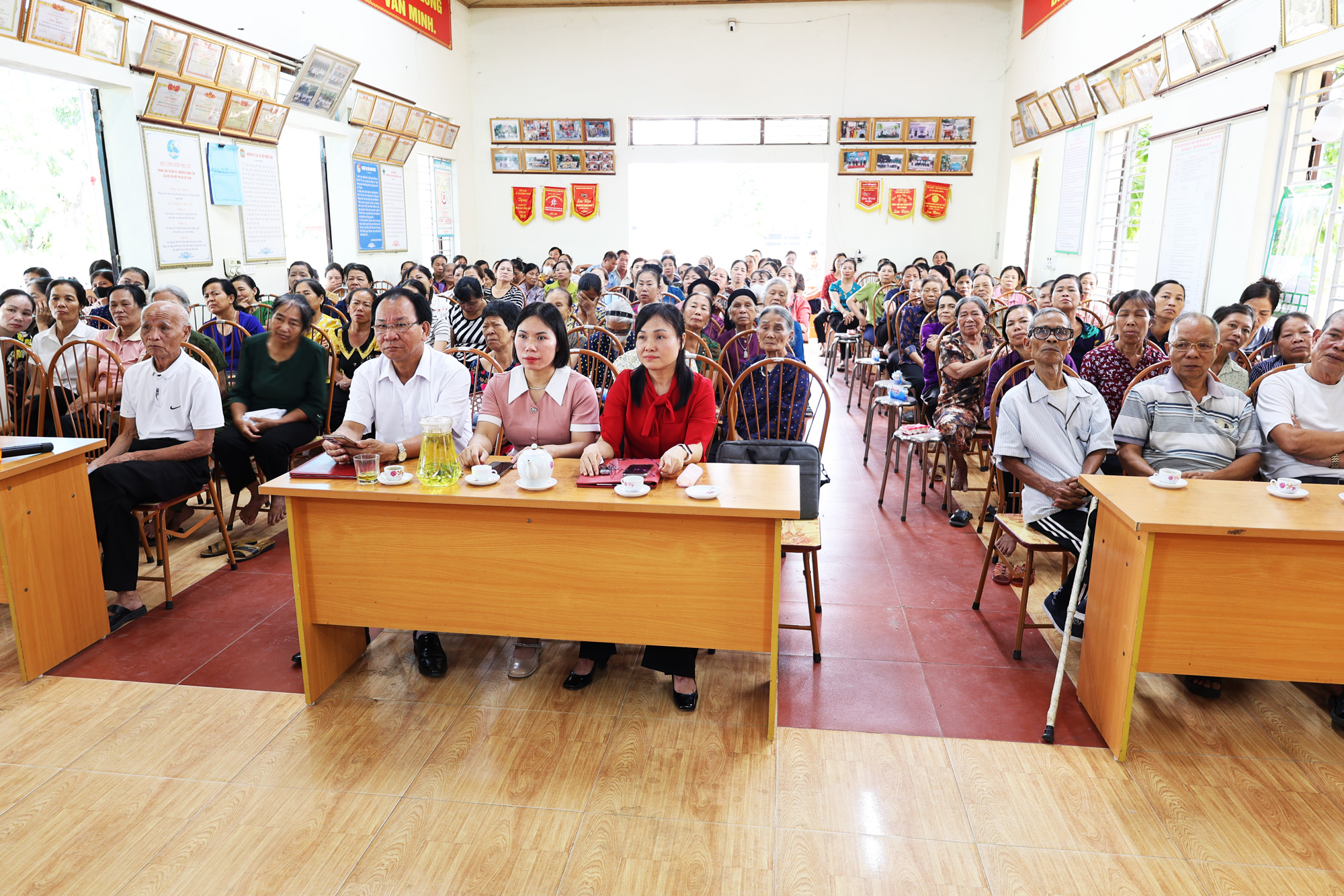 HỘI LIÊN HIỆP PHỤ NỮ XÃ TAM NÔNG CHUNG TAY PHÂN LOẠI VÀ XỬ LÝ RÁC THẢI SINH HOẠT TẠI NGUỒN.