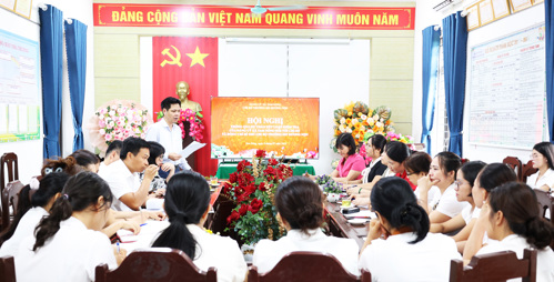 Toàn cảnh buổi làm việc tại Trường Mầm non Hương Nộn