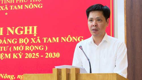 Đồng chí Nguyễn Tuấn Ngọc – Phó Bí thư Thường trực Đảng ủy phát biểu tại hội nghị