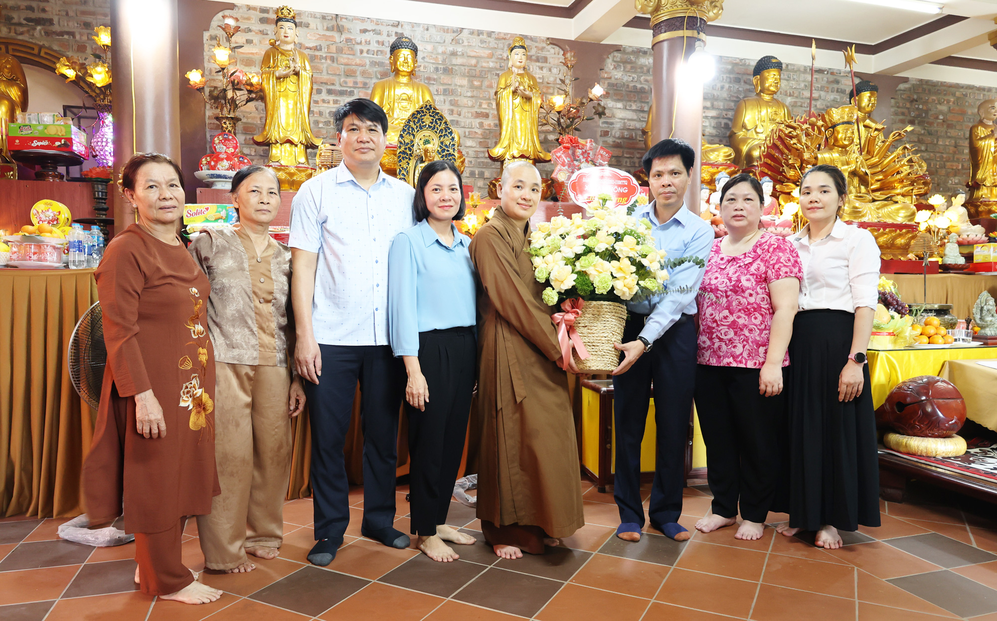 LÃNH ĐẠO XÃ TAM NÔNG THĂM, CHÚC MỪNG CÁC CƠ SỞ PHẬT GIÁO NHÂN DỊP ĐẠI LỄ PHẬT ĐẢN PHẬT LỊCH 2570