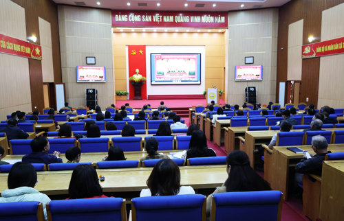 Toàn cảnh hội nghị trực tuyến tại điểm cầu xã Tam Nông