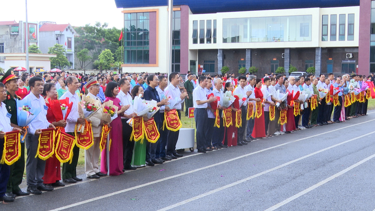 Xã Tam Nông tưng bừng khai mạc các hoạt động Văn hóa - Thể thao chào mừng 80 năm Cách mạng tháng Tám và Quốc khánh 02/9.