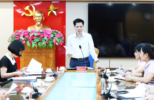 Đồng chí Nguyễn Tuấn Ngọc - Phó Bí thư Thường trực Đảng ủy, Trưởng đoàn kiểm tra phát biểu chỉ đạo tại hội nghị