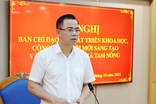 Đồng chí Quách Hải Lý - Bí thư Đảng ủy, Chủ tịch HĐND xã, Trưởng BCĐ phát biểu kết luận