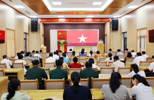 Toàn cảnh buổi sinh hoạt dưới cờ đầu tháng 7/2026