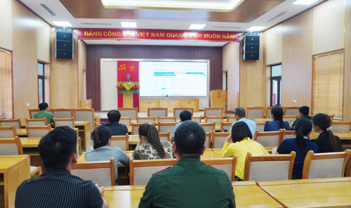 Toàn cảnh điểm cầu xã Tam Nông