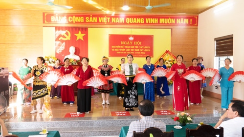 Văn nghệ chào mừng
