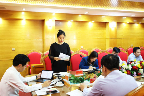 Đồng chí Nguyễn Thị Minh Thu - UVBTV, Chủ nhiệm UBKT phát biểu tại hội nghị