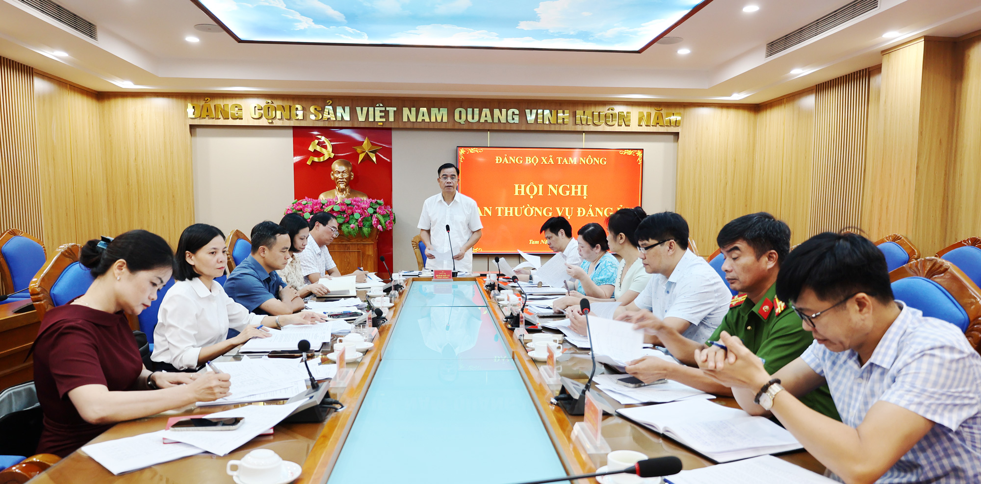 BAN THƯỜNG VỤ ĐẢNG ỦY XÃ TAM NÔNG HỌP THẢO LUẬN, QUYẾT ĐỊNH CÔNG TÁC NHÂN SỰ CHI BỘ NHIỆM KỲ 2025 - 2030.