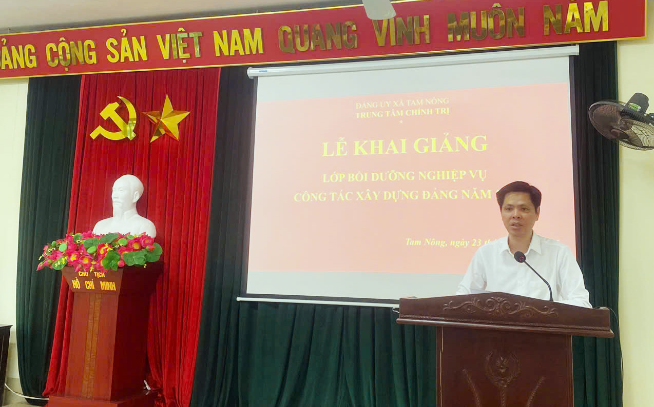 Khai giảng lớp bồi dưỡng nghiệp vụ công tác xây dựng Đảng năm 2026
