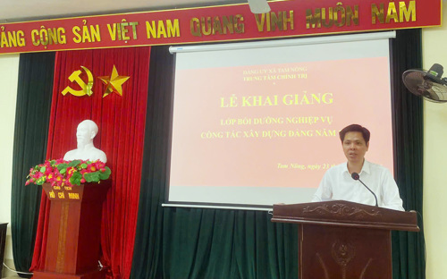 Đồng chí Nguyễn Tuấn Ngọc – Phó Bí thư Thường trực Đảng ủy xã Tam Nông phát biểu khai mạc