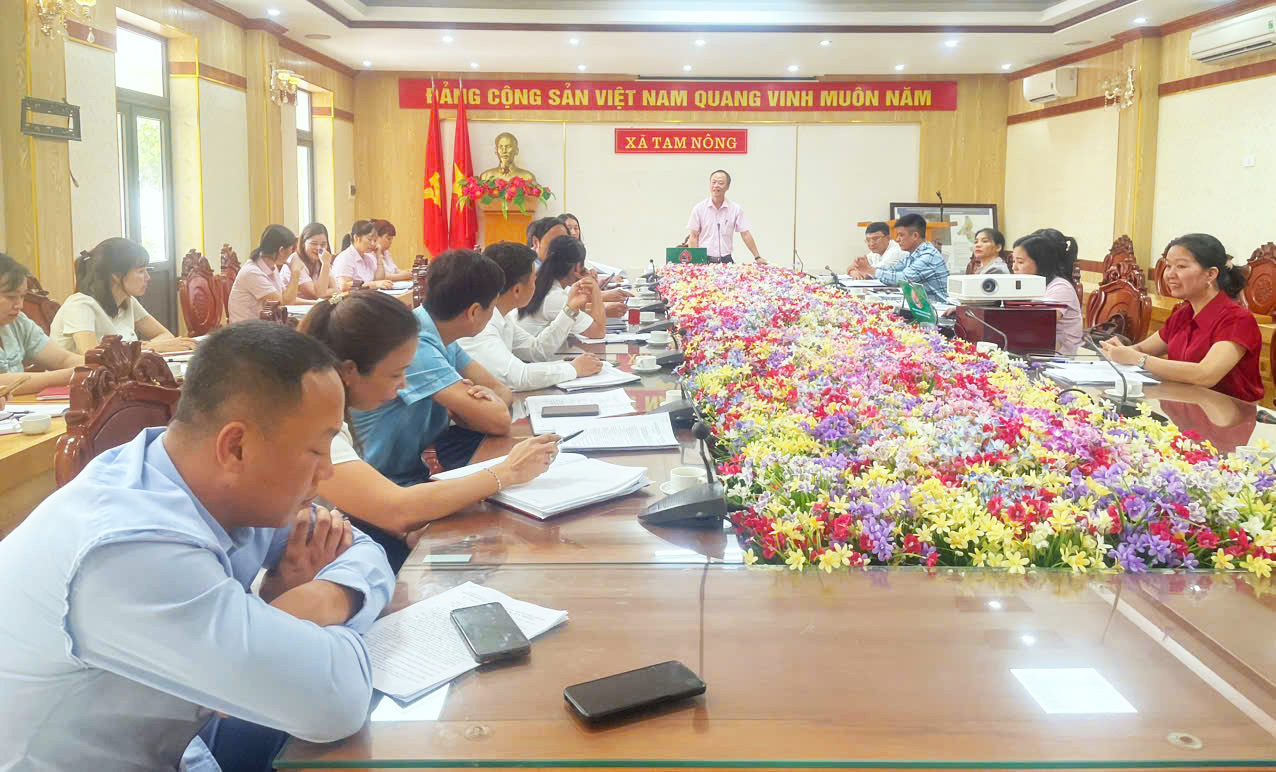 PHÒNG GIAO DỊCH NHCSXH TAM NÔNG TỔ CHỨC GIAO BAN CÔNG TÁC ỦY THÁC VỚI CÁC TỔ CHỨC CHÍNH TRỊ - XÃ HỘI 