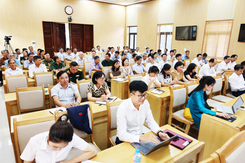 Các đại biểu tham dự hội nghị Ban Chấp hành mở rộng
