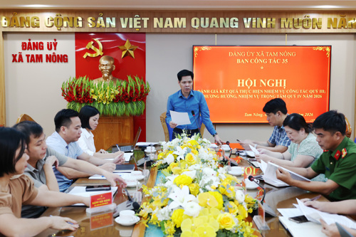 Đồng chí Nguyễn Tuấn Ngọc - Phó Bí thư Thường trực Đảng ủy phát biểu chỉ đạo
