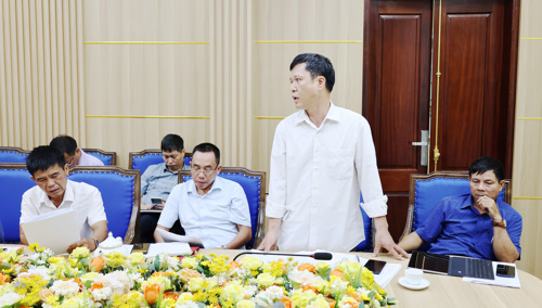 Trưởng thôn 12 phát biểu tại hội nghị