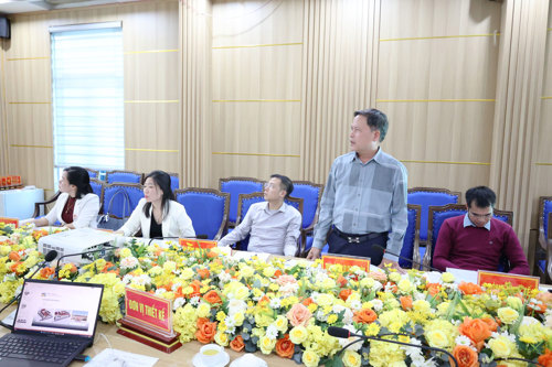 Đồng chí Phạm Hồng Ty - ĐUV, Giám đốc Trung tâm DVSNC phát biểu tại hội nghị