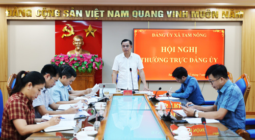 Đồng chí Quách Hải Lý - Bí thư Đảng ủy, Chủ tịch HĐND xã phát biểu chỉ đạo