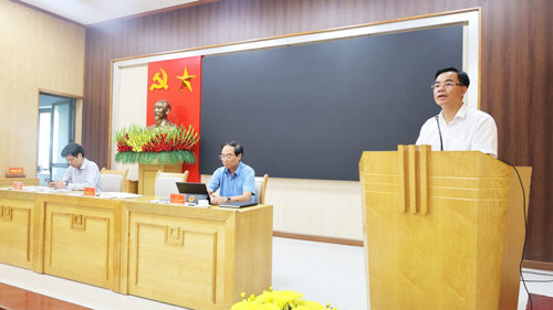 Đồng chí Quách Hải Lý - Bí thư Đảng bộ, Chủ tịch HĐND xã Tam Nông phát biểu chỉ đạo