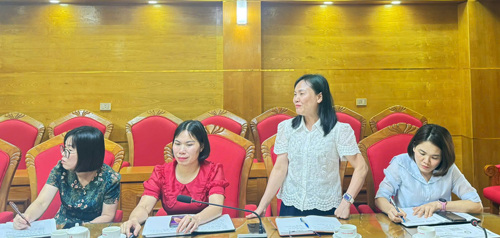 Lãnh đạo Hội LHPN xã tham luận tại hội nghị