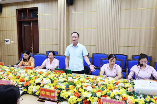 Đồng chí Hoàng Văn Dũng - Giám đốc phòng Giao dịch NHCSXH Tam Nông phát biểu