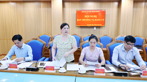 Lãnh đạo Ban Xây dựng Đảng phát biểu tại hội nghị