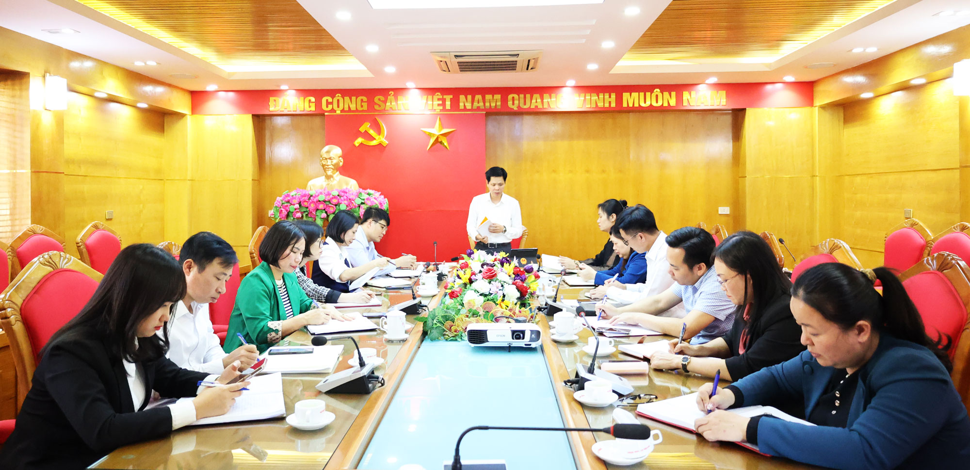 Đảng ủy các cơ quan Đảng tổ chức hội nghị giao ban công tác tháng 11/2025