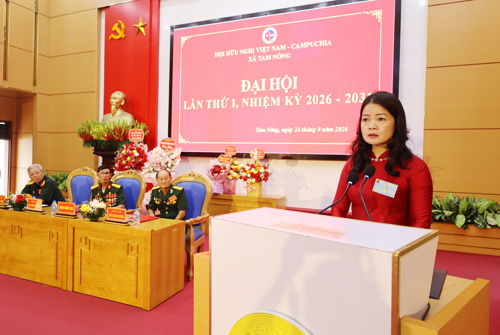 Trưởng phòng Văn hóa - Xã hộ Tam Nông công bố Quyết định của Chủ tịch UBND xã thành lập Hội