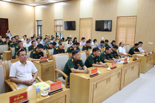 Các đại biểu dự buổi gặp mặt