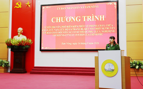 Lãnh đạo Công an xã Tam Nông phát biểu tại chương trình