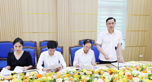 Đồng chí Quách Hải Lý - Bí thư Đảng ủy, Chủ tịch HĐND xã Tam Nông phát biểu tại buổi làm việc