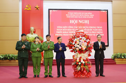 Công ty CP Takao Việt Nam tặng hoa chúc mừng