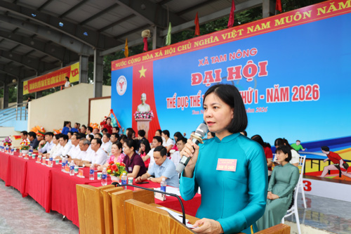 Đồng chí Cao Thị Thu Phương - UVBTV, Phó Chủ tịch UBND xã, Trưởng BTC Đại hội phát biểu khai mạc