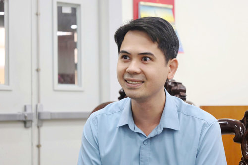 Đồng chí Phạm Xuân Hùng - Phó Trưởng phòng Giao dịch số 2 - KBNN Khu vực VIII phát biểu cảm ơn sự quan tâm của lãnh đạo xã Tam Nông
