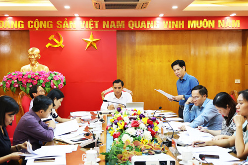 Đồng chí Nguyễn Tuấn Ngọc - Phó Bí thư Thường trực Đảng ủy phát biểu tại hội nghị