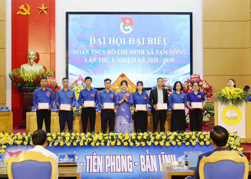 Chia tay các đồng chí không tham gia BCH Đoàn khóa mới