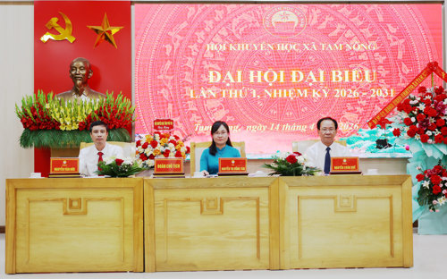 Đoàn Chủ tịch Đại hội