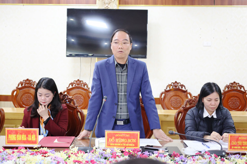 Đồng chí Đỗ Hùng Sơn - Phó Bí thư Đảng ủy, Chủ tịch UBND xã phát biểu chỉ đạo tại hội nghị