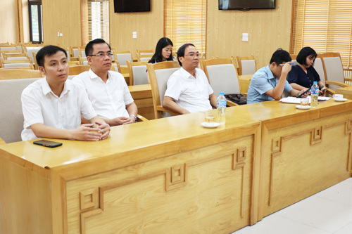 Các đại biểu tham dự trực tuyến tại điểm cầu xã Tam Nông