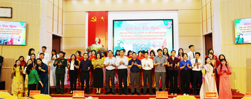 Các tiết mục văn nghệ trong đêm giao lưu